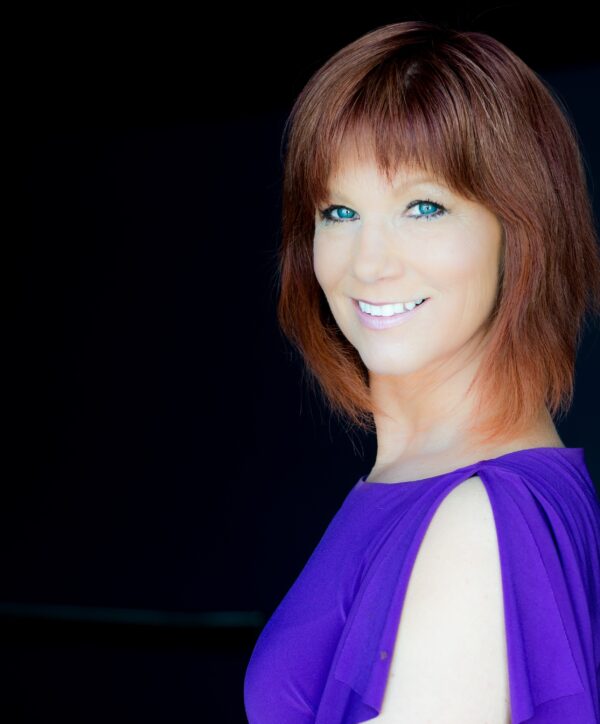 b9Tk79twRWKHw9lzfbWD_full_Jennifer-Foster